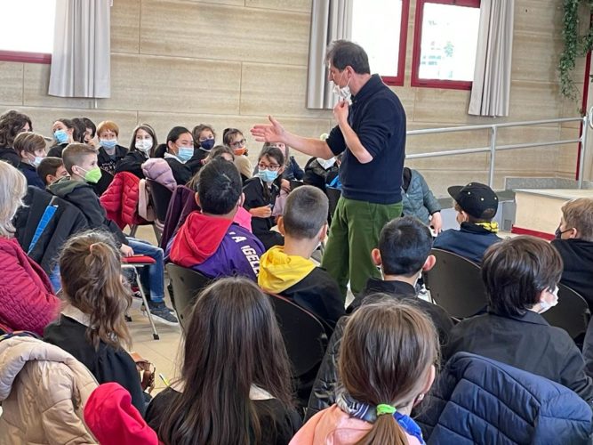 Studenti a scuola di giallo!